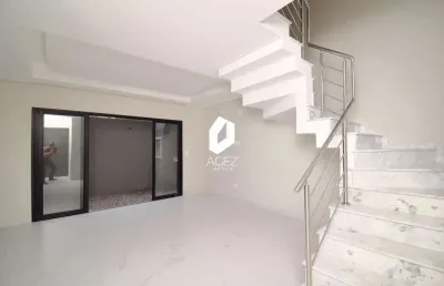 Sobrado tríplex com 03 quartos, 01 suíte e 01 demi-suíte, à venda no boqueirão