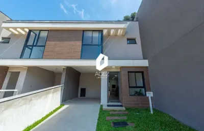 Sobrado em condomínio no abranches, 112 m2, 3 quartos sendo 1 suíte  e 2 vagas d