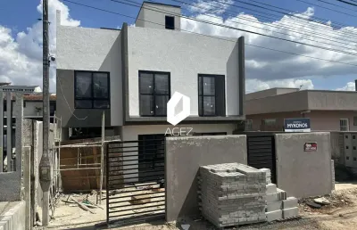 Sobrado com 03 quartos, 01 suíte, terraço e jardim, à venda no bairro xaxim.