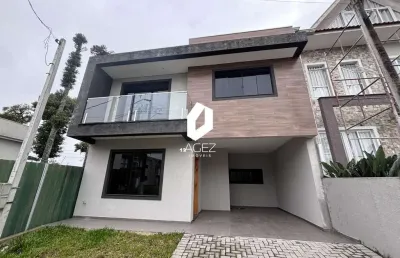 Sobrado novo a venda em condomínio no pinheirinho com 3 quartos e 1 suíte.