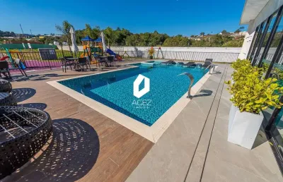 Casa de alto padrão em condomínio fechado, 180m2 com 3 suítes.