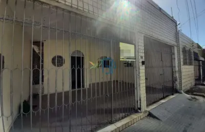 Casa padrão / casa em natal / casa em rua pública / casa padrão no bairro barro vermelho