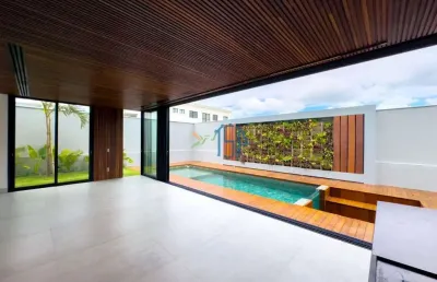 Condomínio alphaville - casa alto padrão/casa no alphaville catuana  um imóvel incrível, com padrão de acabamento de 1ª qualidade, ideal para famílias que buscam conforto, segurança e privacidade.