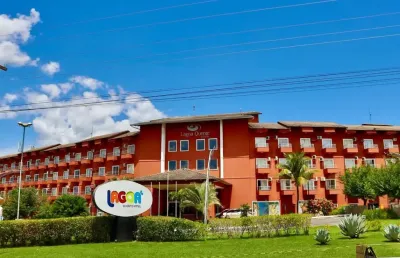 Flat à venda no condomínio lagoa quente hotel em caldas novas