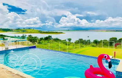 Sobrado a venda em condomínio fechado 03 andares com vista pro lago corumbá iv.