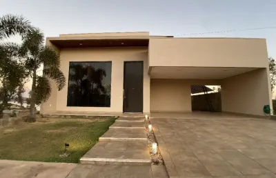Casa exclusiva e luxuosa a venda em condomínio fechado com segurança 24h em caldas novas/go
