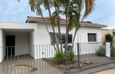 Casa térrea no centro de araraquara/sp, com 3 dormitórios, sendo 1 suíte