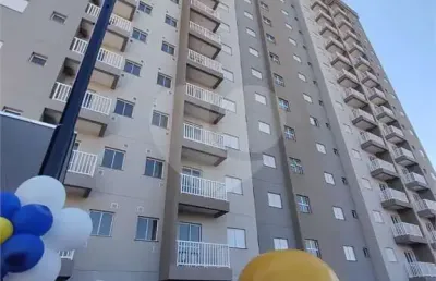 Belo apartamento ' novo' 2 quartos e sacada 13° oportunidade única