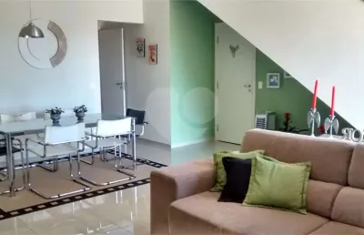 Apartamento duplex no condomínio giardino de rovello