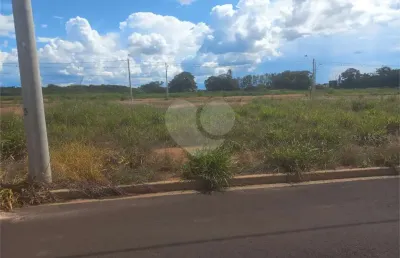 Terreno plano com 240,00 m² , localizado no residencial arcoville.