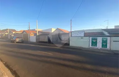 Casa com 3 quartos à venda na Rua Doutor Walter Camargo Schultzer, 1184, Vila São José, São Carlos