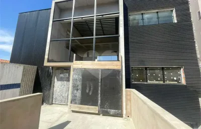 Prédio comercial disponivel para locação no centro.