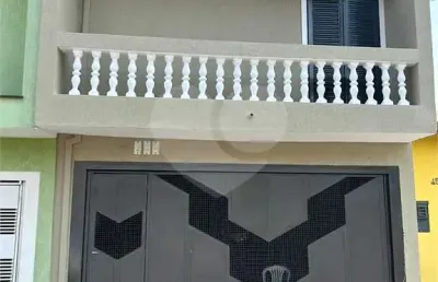 Casa com 3 quartos para alugar na Avenida Giovani Vassolo, 490, Vila Santa Madre Cabrini, São Carlos