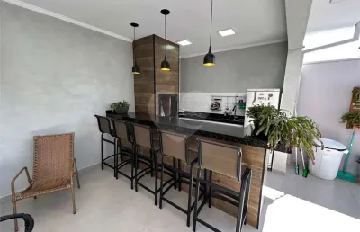 Casa a venda, localizada na vila monteiro com 03 dormitórios