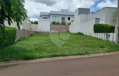 Terreno à venda na Rua Três, 1, Residencial Village Damha, Araraquara