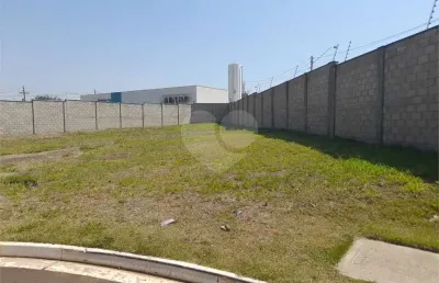 Terreno à venda na Avenida dos Sanhaços, 1179, Jardim Araucária, São Carlos
