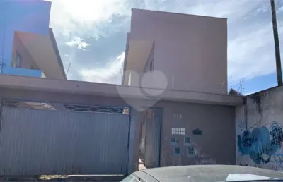 Flat com 1 quarto para alugar na Rua Benevides Ignácio Ramos, 112, Parque Sisi, São Carlos