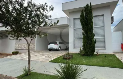 Casa térrea disponível para venda no condomínio quebec