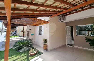 Casa em condomínio fechado com 2 quartos à venda na Rua Victório Bonucci, 691, Jardim Tangará, São Carlos