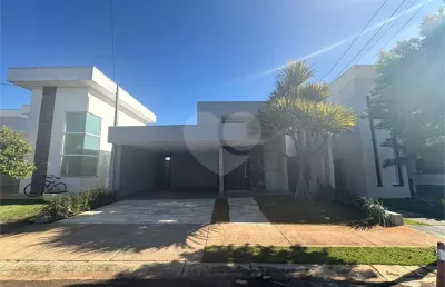 Excelente casa térrea com 3 dormitórios no condomínio quebec á venda!