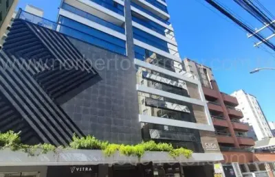 Apartamento à venda na R.220, 257, Meia Praia, Itapema