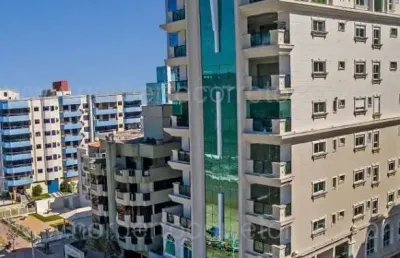 Apartamento à venda na Rua 241, 35, Meia Praia, Itapema