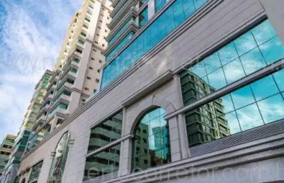 Apartamento à venda na Rua 238, 165, Meia Praia, Itapema