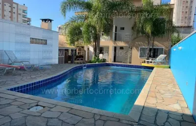 Casa com 3 quartos para alugar na Rua 260 A, 139, Meia Praia, Itapema