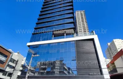 Apartamento à venda na Avenida Nereu Ramos, 3896, Meia Praia, Itapema