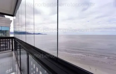 Apartamento à venda na Rua 321, 20, Meia Praia, Itapema