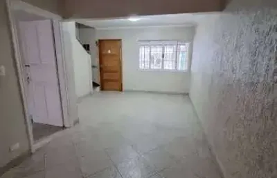 Sobrado tatuapé ao lado panificadora marengo e a poucos metros metro carrão