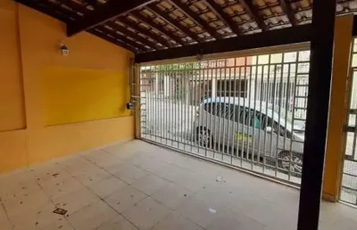 Linda casa térrea reformada, 1 suite, 3 dorms e 2 vagas - fl22