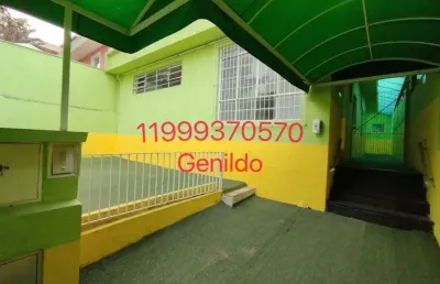 Casa terrea com 6 salas 5 banheiros quintal iideal pra escolas clinicas facil acesso ao metro