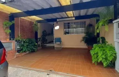 Vendo sobrado em rua fechada 3 dorms, 1 suite, 3 wc, 2 vagas  - fl22