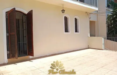 Venda  sobrado 200m²  03 quartos , 01 (suíte)  03 banheiros e duas vagas de garagens   fl 38