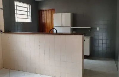 Casa com 3 quartos para alugar na Rua General Brasílio Taborda, 264, Jardim Bonfiglioli, São Paulo