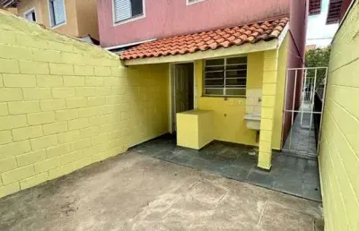 Casa de condomínio em ótima localização, 2 dormitórios fl34