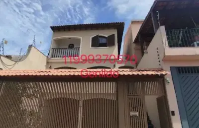 Sobrado 4 vagas 3 quartos sendo 1 suite com sacada armários planejados fácil acesso ao metro  fl55