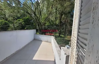 Sobrado com 3 quartos sendo 1 suites 2 vagas quintal fácil acesso ao metro aceita pet fl55