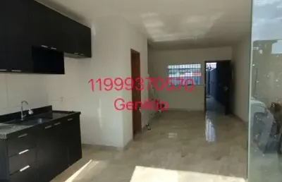 Casa 2 quartos 2 suites com sacada  2 vagas  quintal a 10 minuto do metro  próximo  da usp fl55