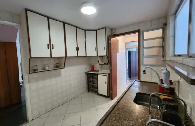 Venda sobrado 100m² monte kemel 03 dormitórios 01 suíte e 02 vagas de garagens - fl38