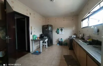 Venda  sobrado 04 quartos  uma suíte e  04 banheiros , 200 m²  fl38
