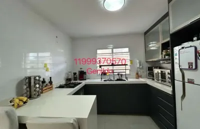 Casa 2 quartos 2 suites 2 vagas área gourmet armários planejados fácil acesso ao metro fl55
