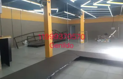 Prédio comercial com 3oom2 12 vagas 2 anadar  4 banheiros  copa  fl55
