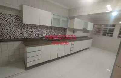 Sobrado 4 quartos 1 suite 3 vagas churrasqueira quintal armários planejdos fácil acesso ao metrofl55