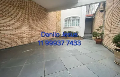 Sobrado com 3 dormitórios,  3 banheiros, 2 vagas de garagem coberta com portão eletrônico. fl51