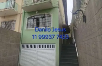 Sobrado com 3 dormitórios, 3 banheiros e 3 dormitórios. fl51