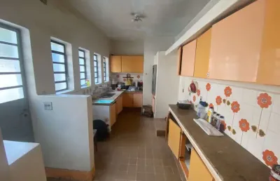 Sobrado com 6 quartos 2 suíte 3 vagas com 400 no butantã. fl64