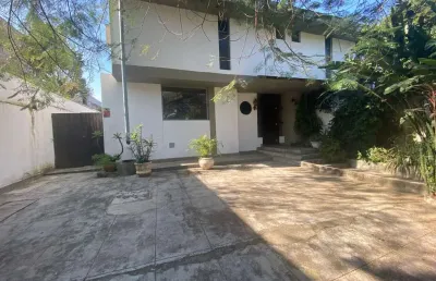 Sobrado com 6 quartos 2 suíte 3 vagas com 400 no butantã. fl64