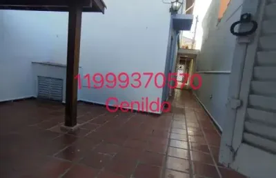 Sobrado com 2 quartos 2 vagas edicula quintal com armários planejados    do lado do metro  fl55